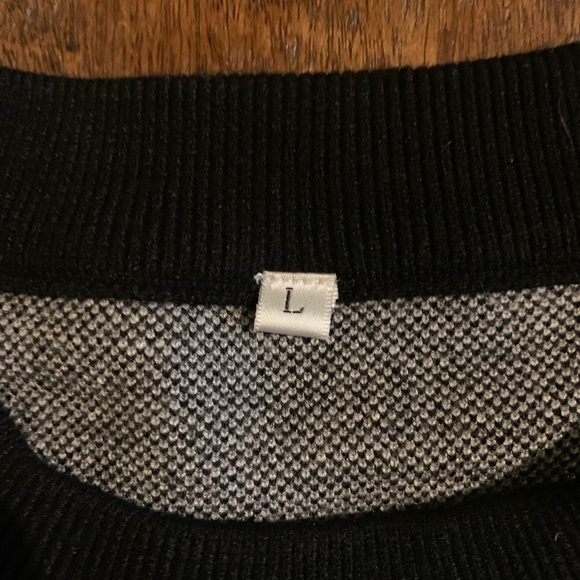 Black Air Unisex Size Large Black & White Knit Anime Crewneck Sweater - Picture 6 of 10